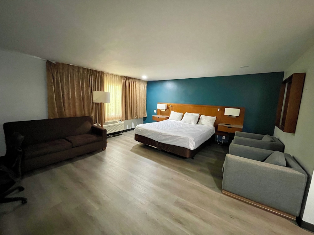 Portside Inn & Suites - photo 18