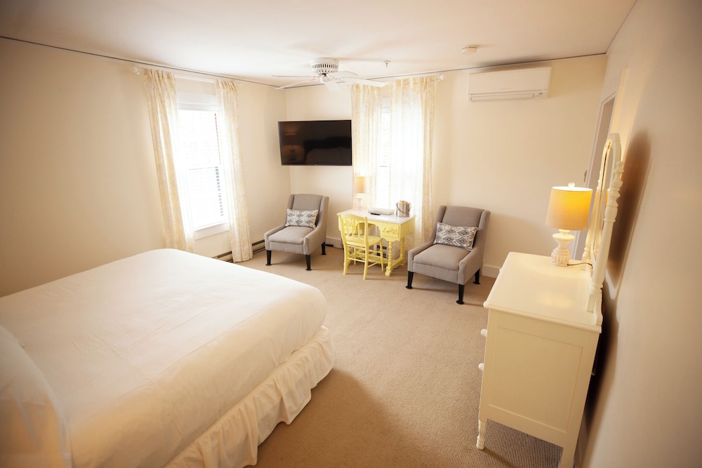 Yellow House Inn - photo 5