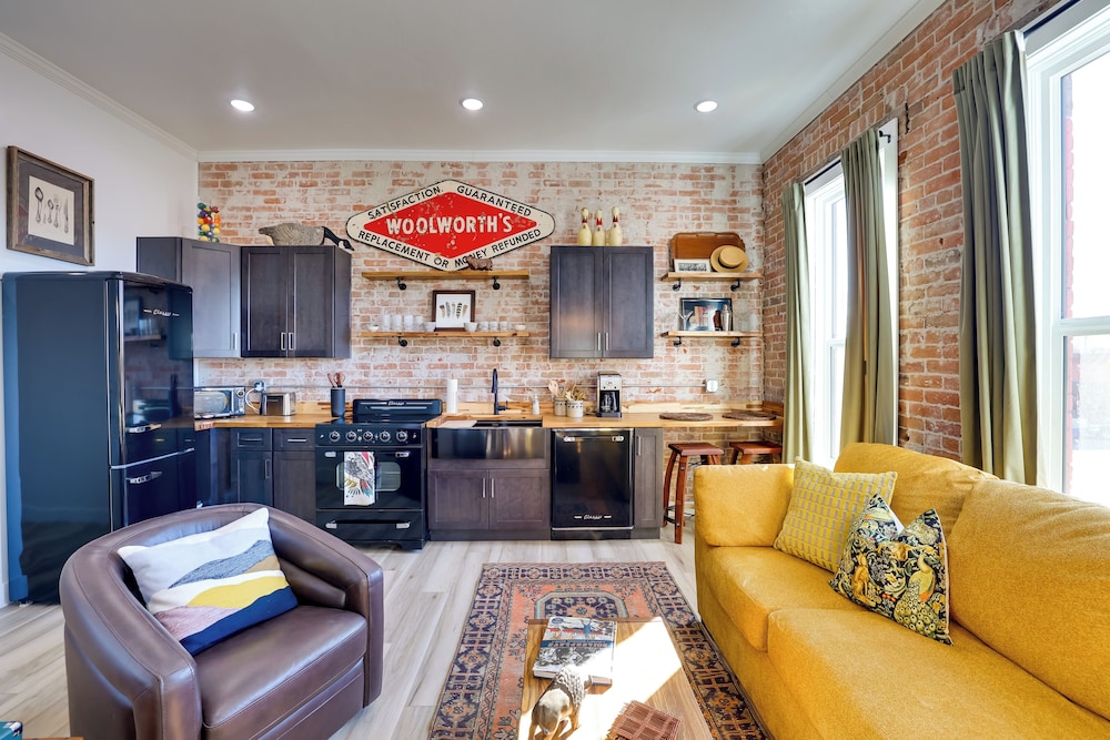 Walk to Shops & Eats: Charming Dtwn Emmett Apt — 4-Star Luxury Hotel in Emmett, United States