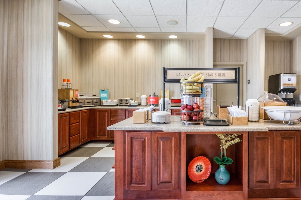 Hampton Inn Derby Wichita Southeast - photo 30