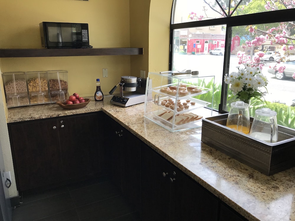 Rodeway Inn Milpitas Near Great Mall - photo 24