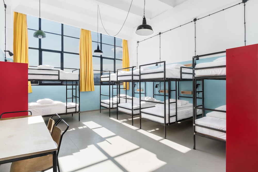 Fabrika Hostel & Suites Hostel