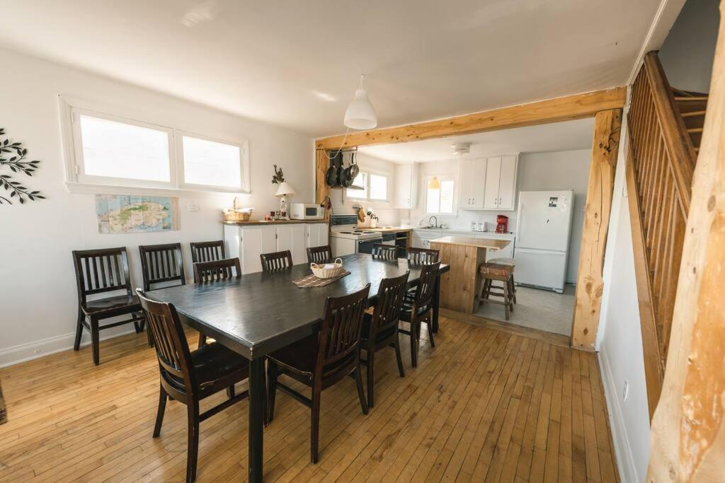 La Porte Rouge in Unknown City, Canada