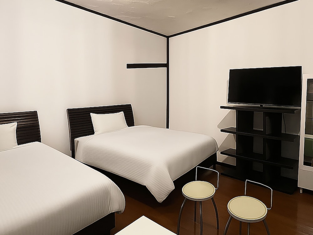 Nagachibi ながちび — 5-Star Luxury Hotel in Miyakojima, Japan