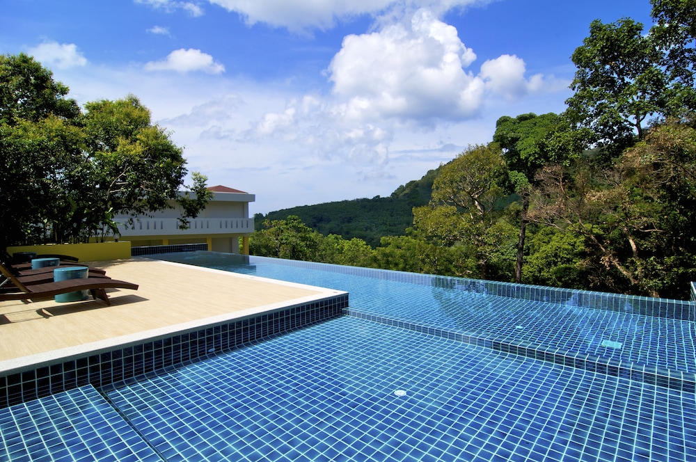 Grand Bleu Ocean View Pool Suite — 4-Star Luxury Hotel in Phuket, Thailand
