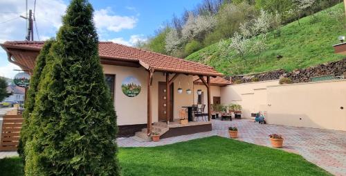 Hős Ceglédi Vendégház Miskolc Önálló otthon mely csak az Önöké — 4-Star Luxury Hotel in Miskolc, Hungary