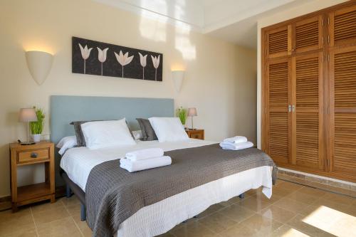 Hipoclub Villas Aguamarina 26 — 4-Star Luxury Hotel in Playa Blanca, Spain