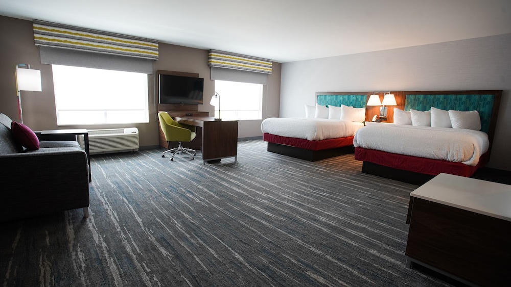 Hampton Inn & Suites St. Clairsville - photo 2