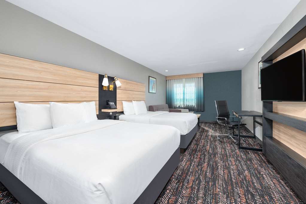 La Quinta Inn & Suites by Wyndham Woodway Waco South - photo 26