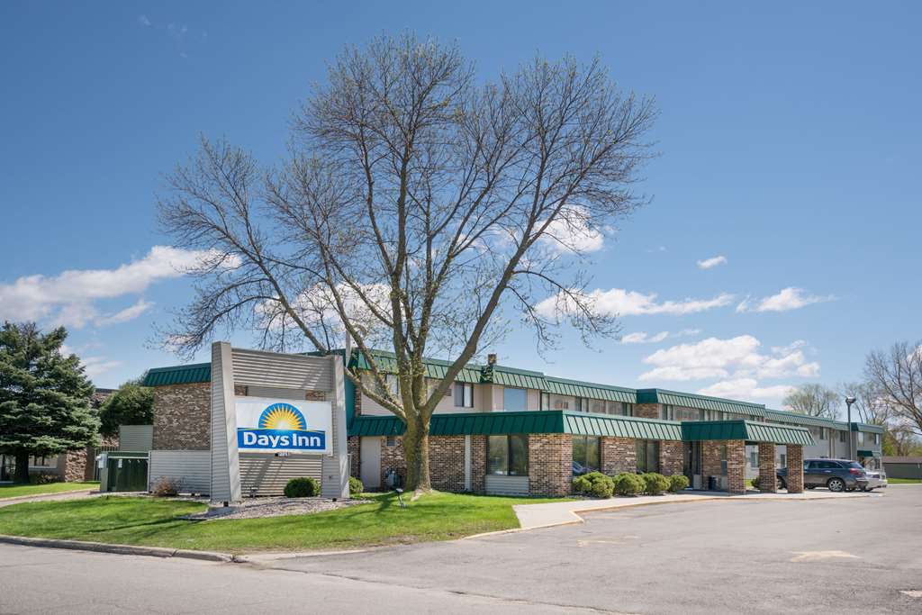 Days Inn by Wyndham Mason City - photo 2
