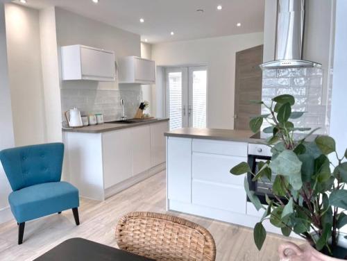 Lush Porthcawl Large Spacious 2 bedroom Apt Garden Prime Location — 4-Star Luxury Hotel in Porthcawl, United Kingdom