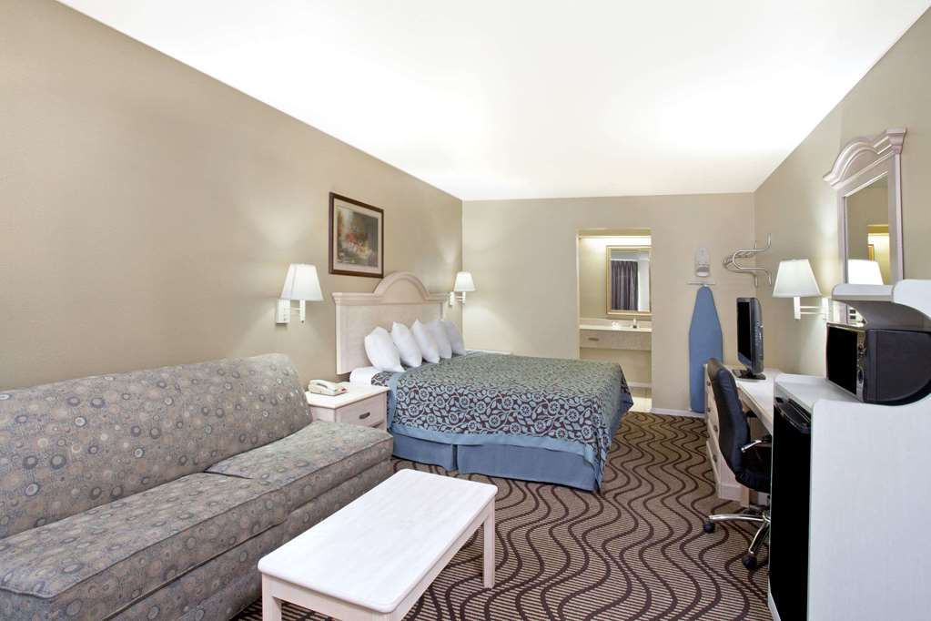 Days Inn by Wyndham Kerrville - photo 13