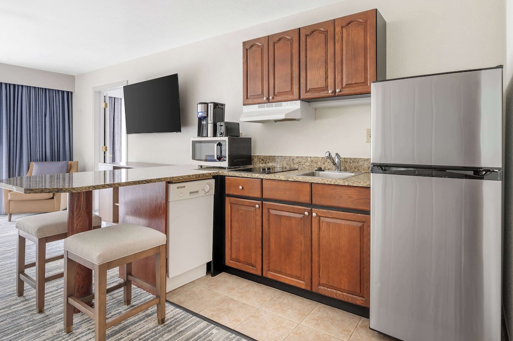 Hilton Vacation Club Varsity Club South Bend IN - photo 17