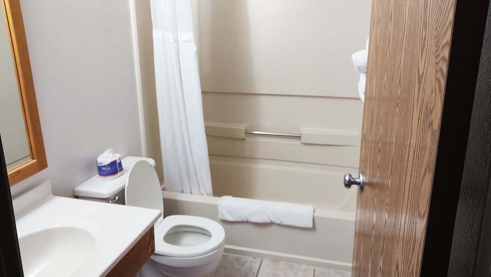 Magnuson Hotel Ironwood - photo 14