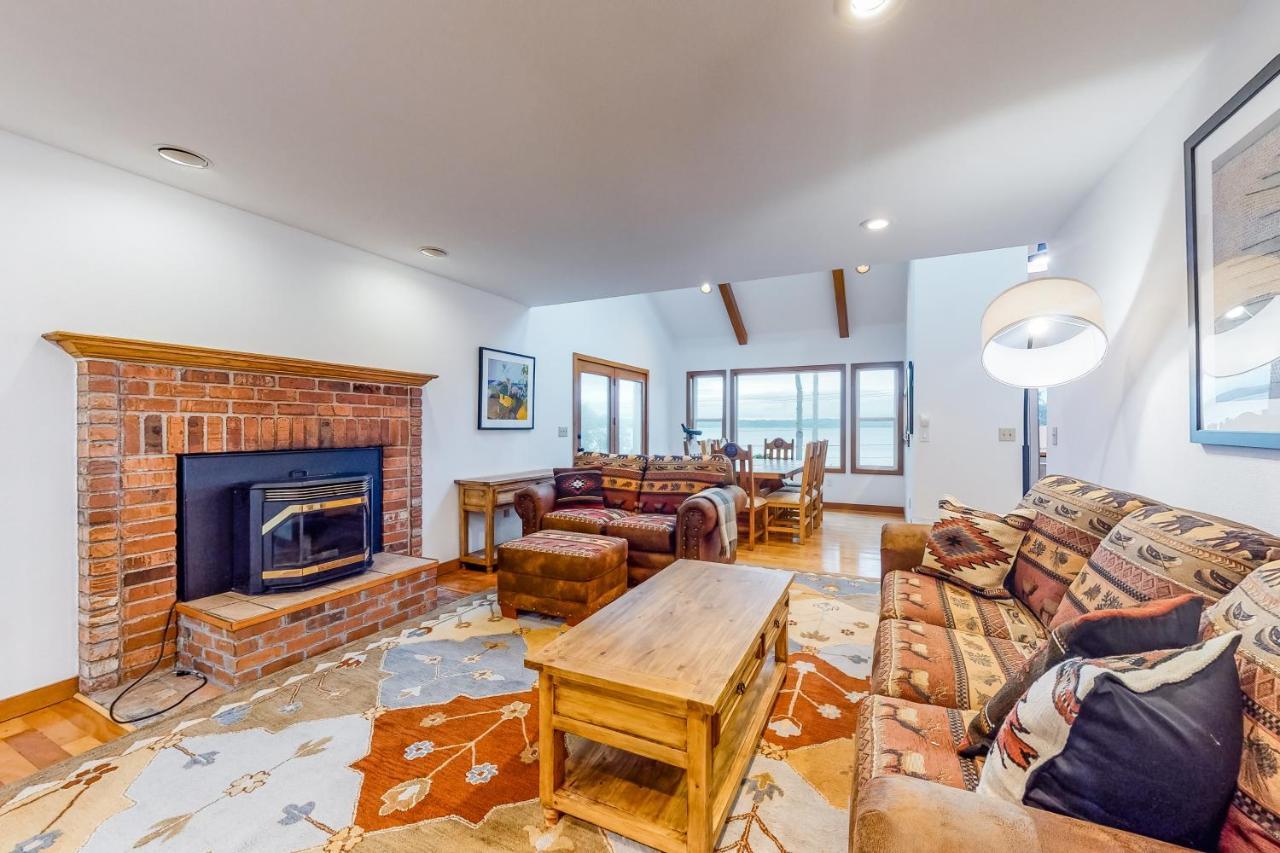 Shine Road Retreat in Port Ludlow, United States