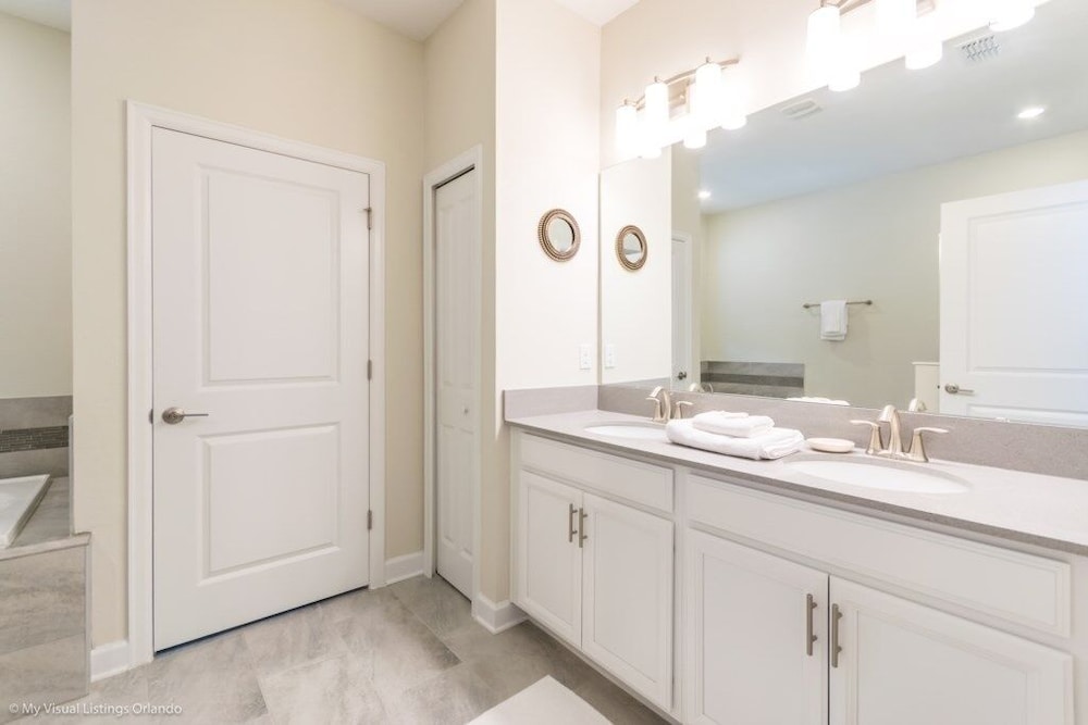 Large 8 Bed 5 Bath Home Champions Gate Golf Resort 8 Bedroom Villa by Redawning - photo 31