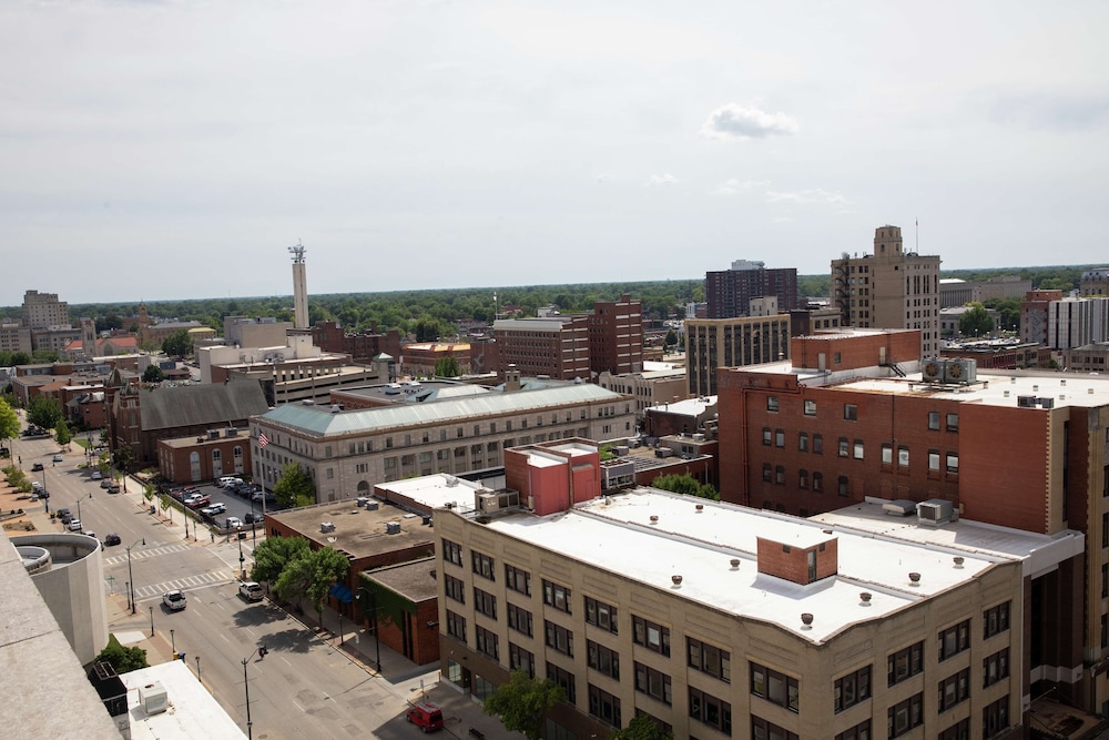 President Abraham Lincoln Springfield DoubleTree by Hilton - photo 33