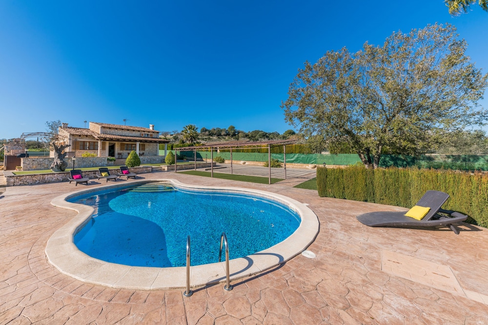 Villa Sa Sinia — 4-Star Luxury Hotel in Lloret De Vistalegre, Spain