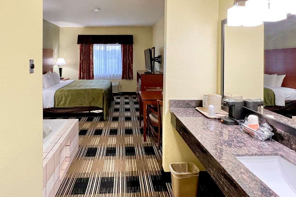 Comfort Inn and Suites Wisconsin Dells Downtown Area Newly Renovated 2026 - photo 8