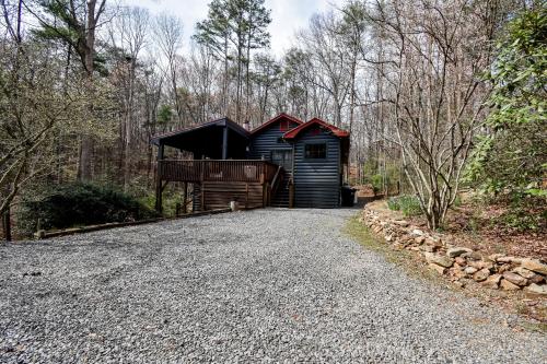 Sunny Bear Escape — 4-Star Luxury Hotel in Blue Ridge, United States