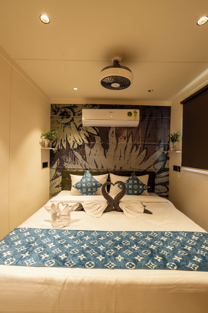 Click Hotel — Mundra — photo 4