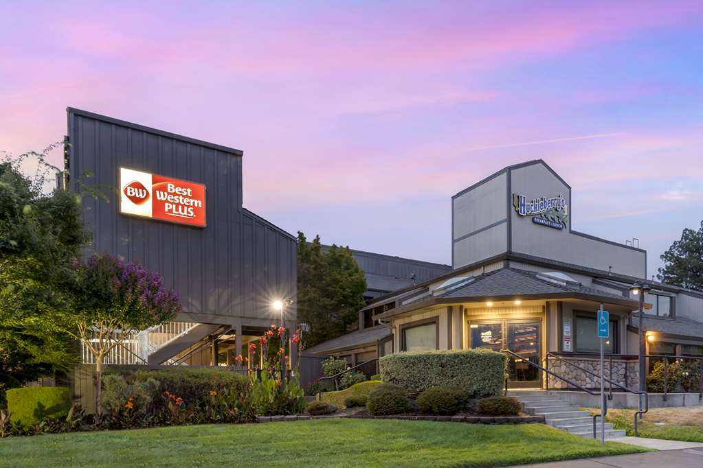 Best Western Plus Inn At The Vines - photo 11