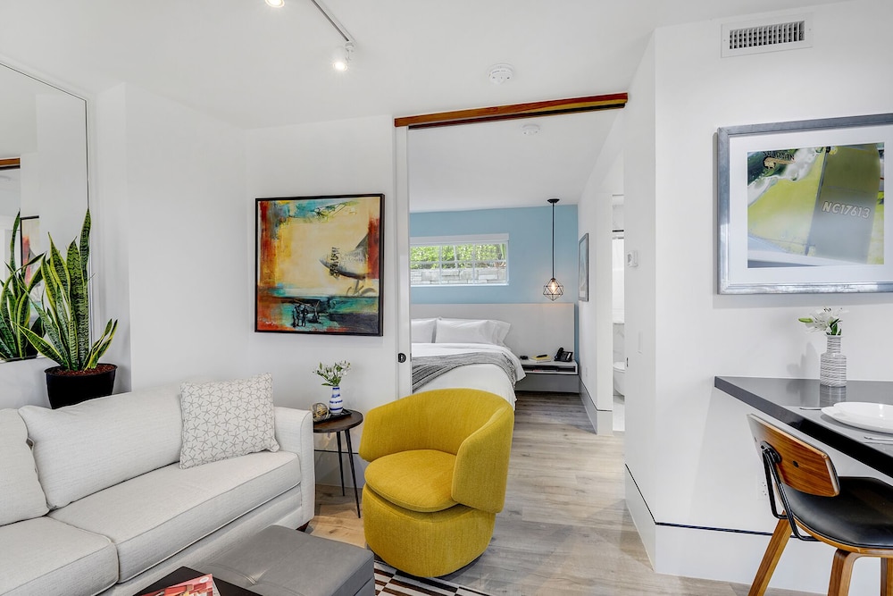 Ocean Treasure Beachside Suites - photo 6