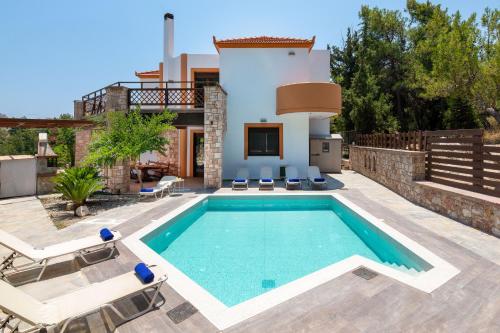 Glamorous Villa Nefeli — 4-Star Luxury Hotel in Kallithea, Greece