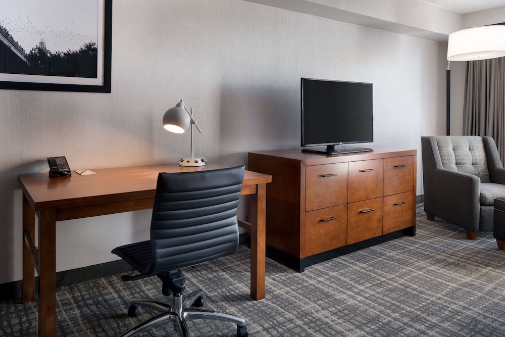 Embassy Suites by Hilton Austin Central - photo 10