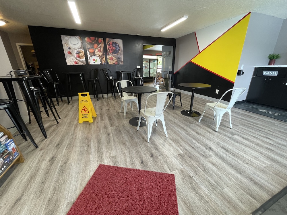 Sunnyside Inn & Suites - photo 97