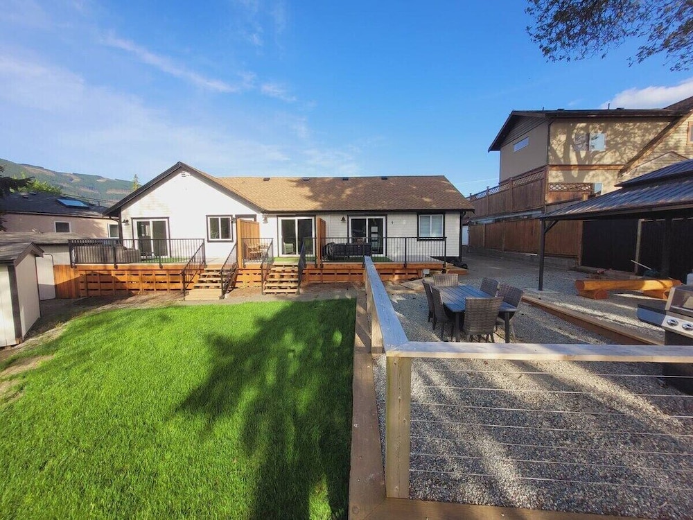 Riverside by Cowichan Lake Cottages — hotel in Lake Cowichan
