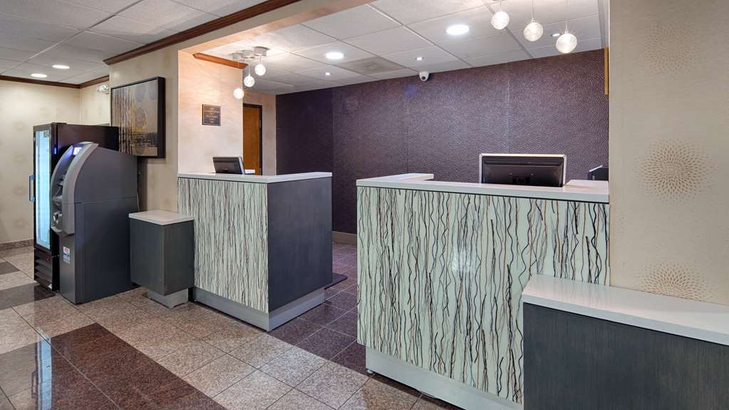 Best Western Plus Richmond Airport Hotel - photo 2