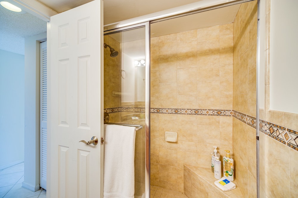 Sunny Fort Pierce Resort Condo w Beach Access - photo 15