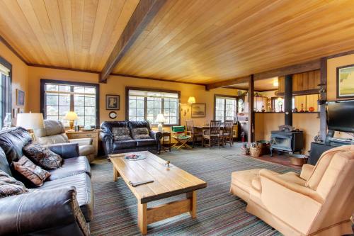 Historic Haystack Cabin — 4-Star Luxury Hotel in Cannon Beach, United States