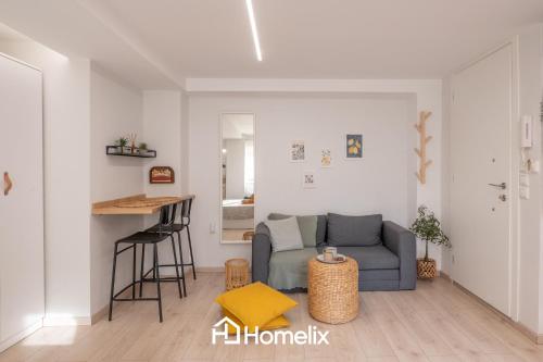 Roomaki New & Stylish Studio In The Center With Parking — 4-Star Luxury Hotel in Chalkida, Greece