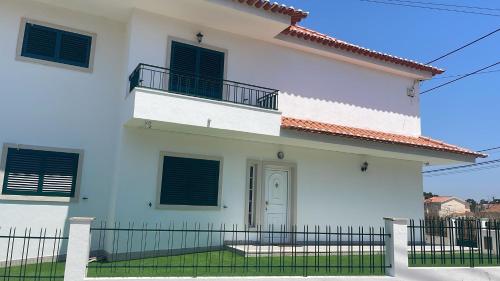 Lisbon Coastal Retreat — hotel in Charneca