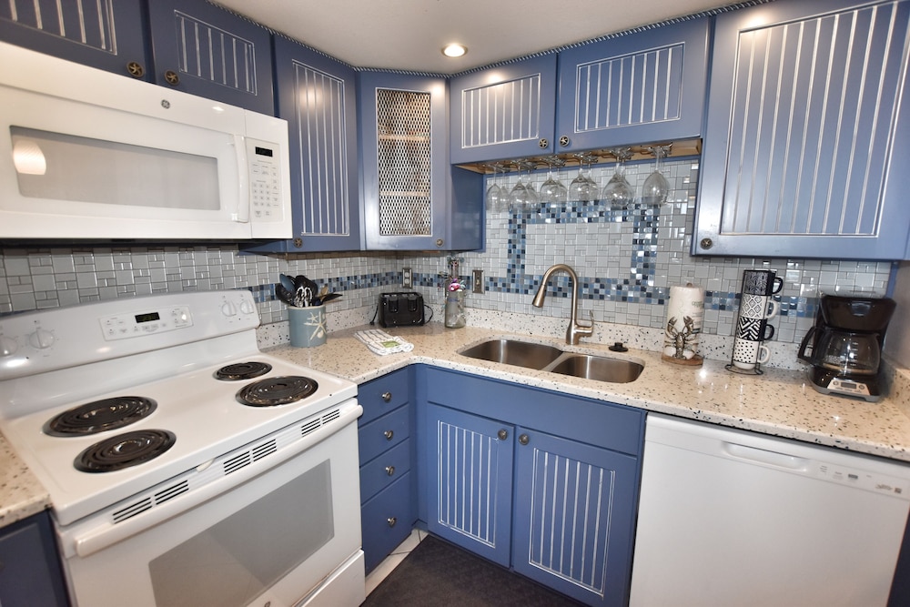 0801 Waters Edge Resort condo - photo 17