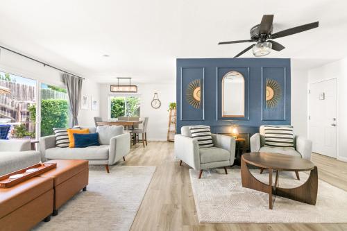 Oceanside Oasis King Bed Pet Friendly Fire Pit - last minute hotel in Oceanside