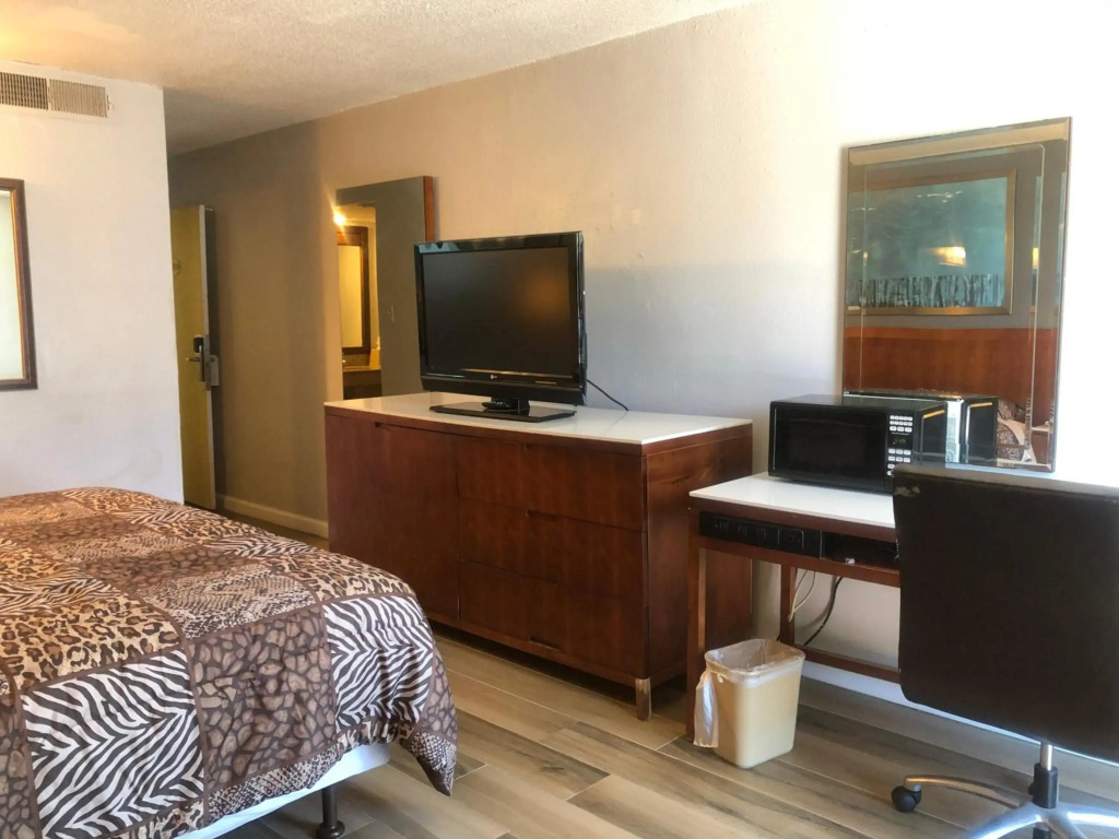 Western Inn Houston - photo 13
