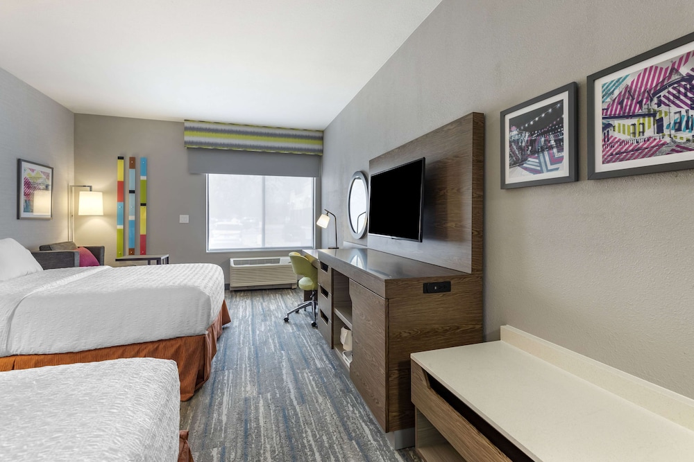 Hampton Inn Ft Collins - photo 5