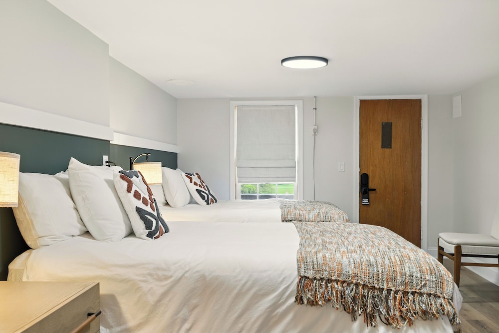 Hillside Motel LLC - photo 8