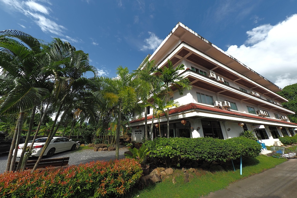 OYO 468 Dumrong Town Hotel — hotel in Ang Thong