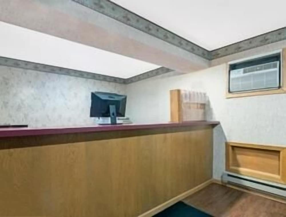 Super 8 by Wyndham Milbank SD - photo 2