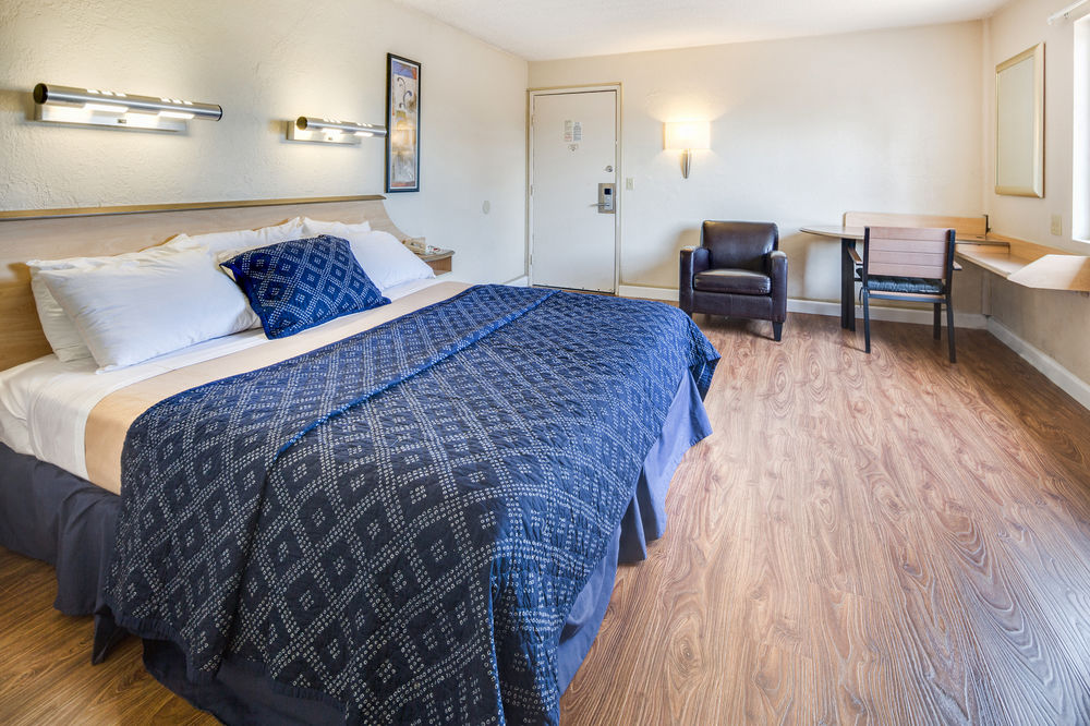 San Jose Airport Inn - photo 23
