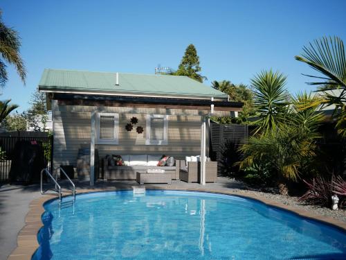 The Pool House Bed & Breakfast Near Marine Parade Napier — 4-Star Luxury Hotel in Napier, New Zealand
