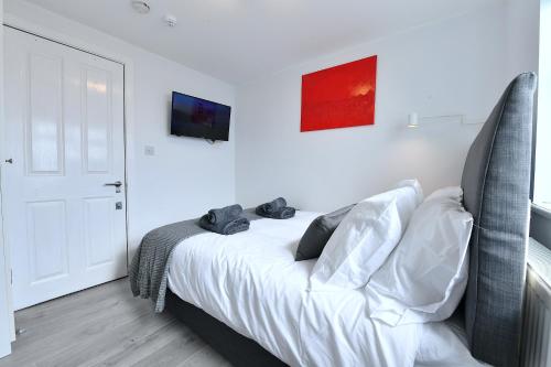 Stylish Studios by Luxestays Fulham — 4-Star Luxury Hotel in London, United Kingdom