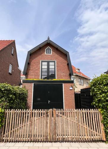 Have a nice stay Little Loft Summerhouse near the beach in Noordwijk-Binnen, Netherlands