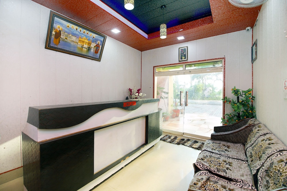 SPOT ON 42785 Mr Shawarma Family Restaurant & Hotel