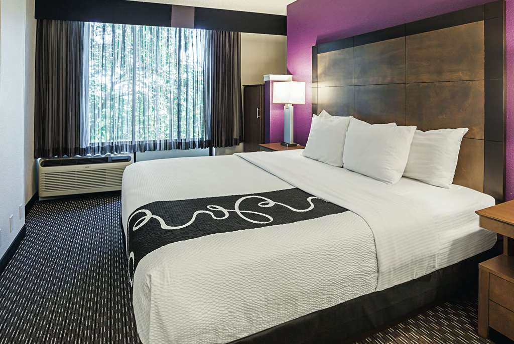La Quinta Inn & Suites by Wyndham Rancho Cordova Sacramento - photo 25