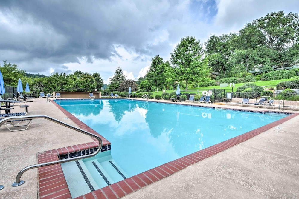 Sky Valley Retreat w Resort Amenities & Views — hotel in Sky Valley